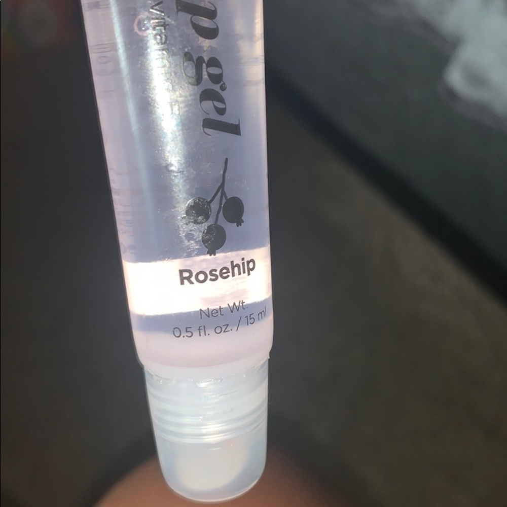 Lip gloss - Picture 3 of 4